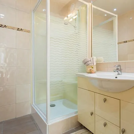 Le Malonat - Spacieux F3, Large Balcon, Climatisation, Vieux-nice Apartment Nice
